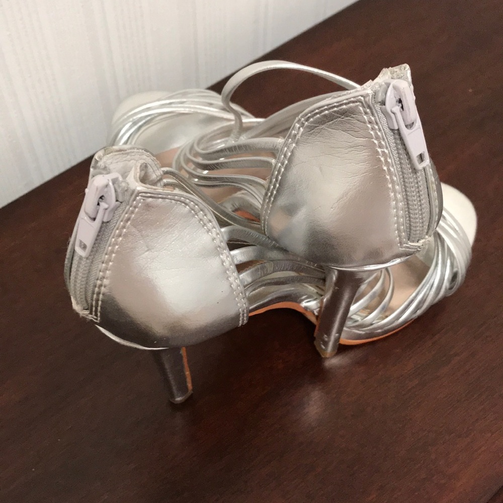 Heels - Picture 4 of 4